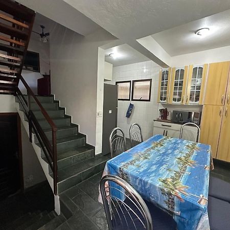 Triplex Piscina Churrasqueira Lava E Seca Wi-Fi E 2 Tvs Em Condominio Com 90M2 No Centro De Ubatuba Eksteriør bilde